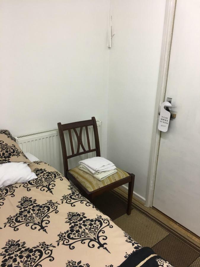 Travelling Stop Apartment Swindon Ngoại thất bức ảnh