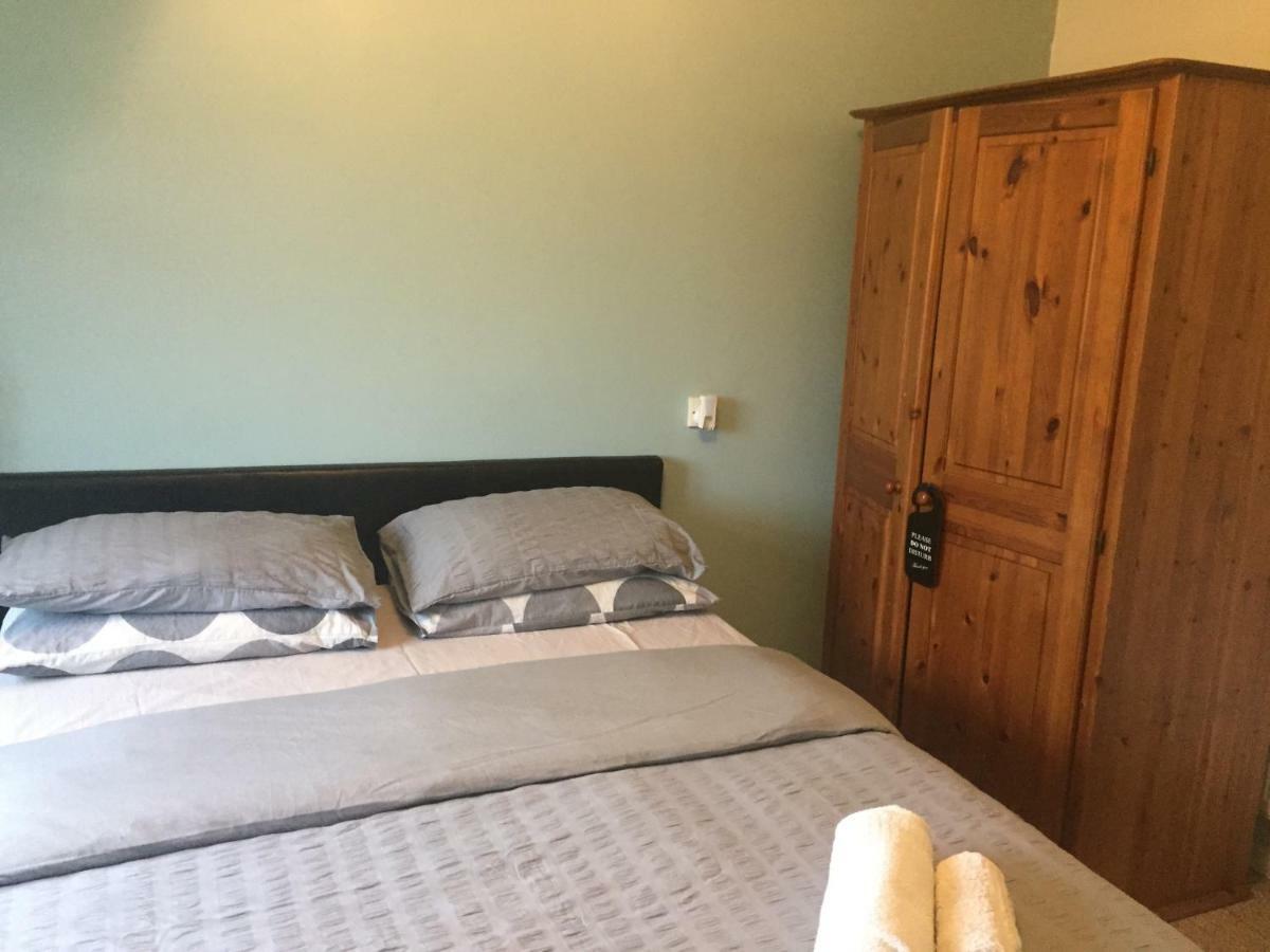 Travelling Stop Apartment Swindon Ngoại thất bức ảnh