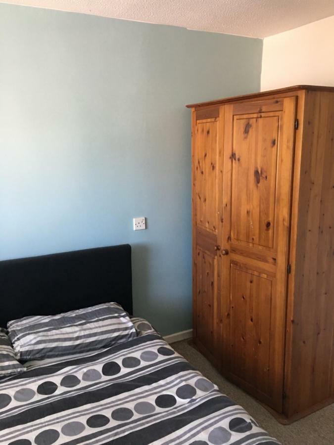 Travelling Stop Apartment Swindon Ngoại thất bức ảnh