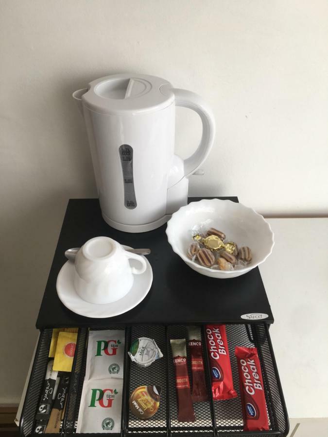Travelling Stop Apartment Swindon Ngoại thất bức ảnh